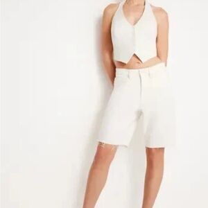 Good American Good '90s Raw Hem Bermuda Short Cloud White Size 6 28 NWT $128